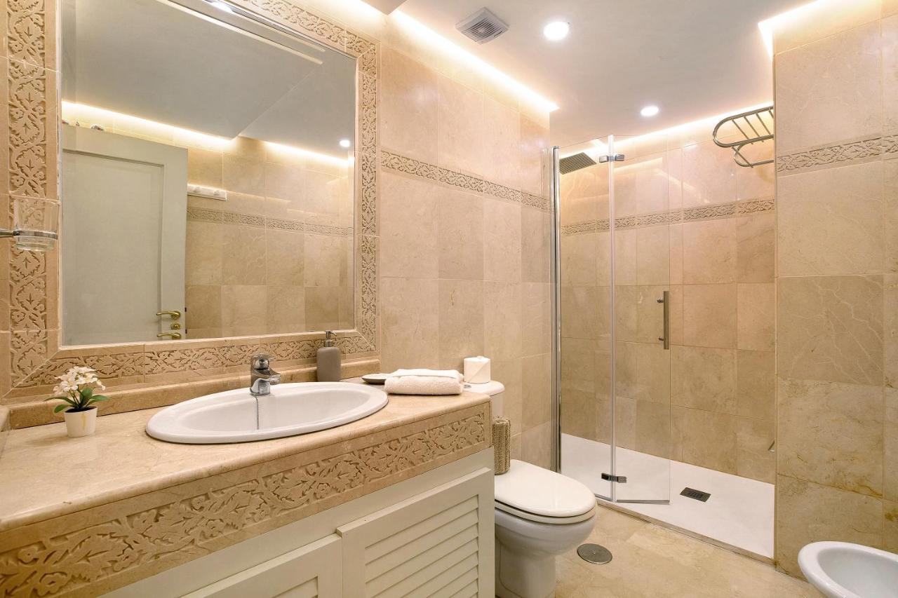 Luxury In Puerto Marina Apartment Benalmadena Bagian luar foto