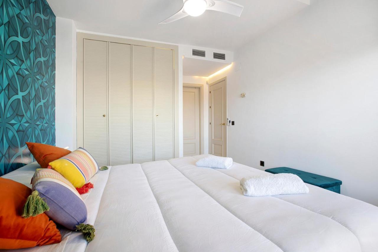 Luxury In Puerto Marina Apartment Benalmadena Bagian luar foto