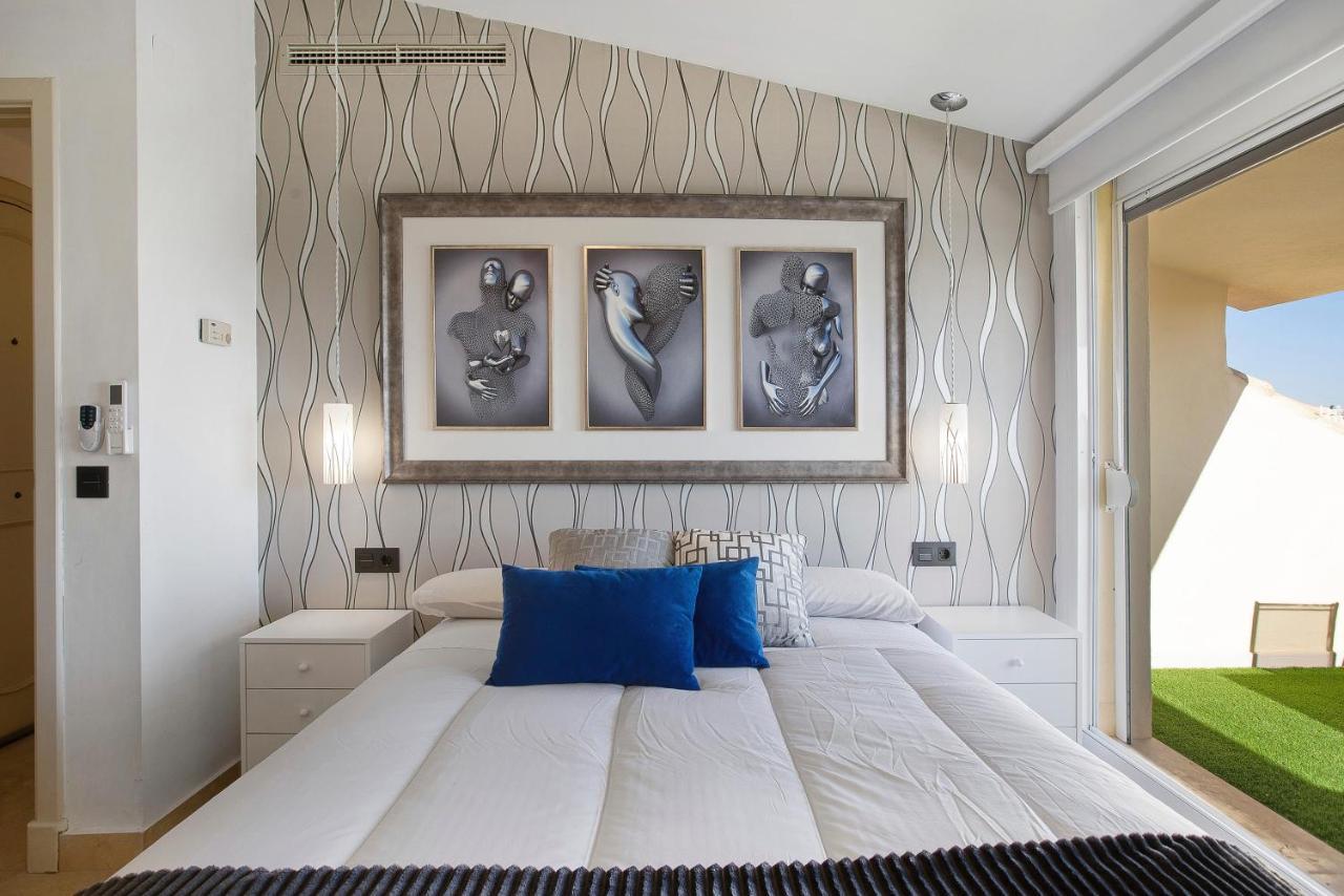 Luxury In Puerto Marina Apartment Benalmadena Bagian luar foto